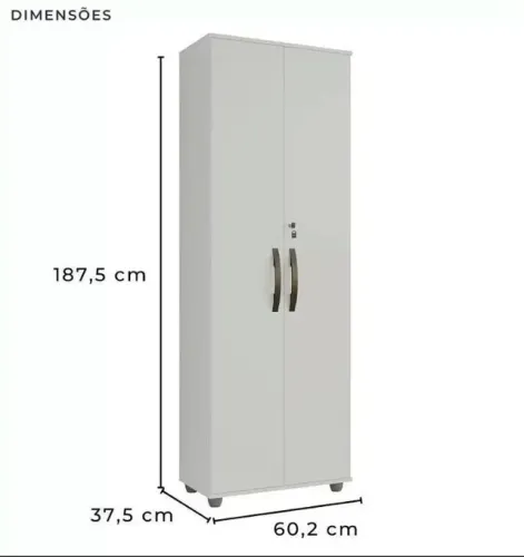 O armário multiuso Caio é um móvel versátil e funcional projetado para oferecer soluções d