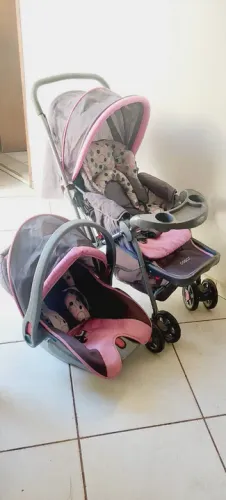 Kit carrinho e bebê conforto