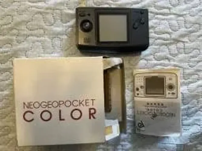Neo geo pocket color na caixa, com jogo.