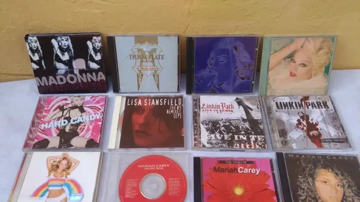 Cds da Madonna, tenho vários, originais, em bom estado. E outros.