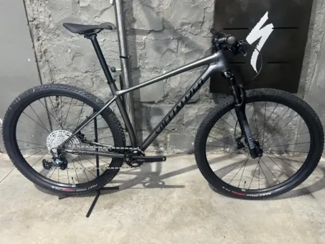 Bicicleta Seminova Chisel 2021 Tamanho L e M uma unidade de cada (Fotos da L)