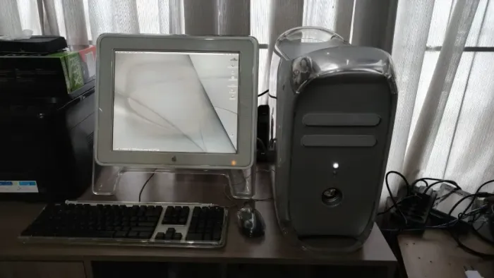 PowerMac G4 256MB HD 20GB