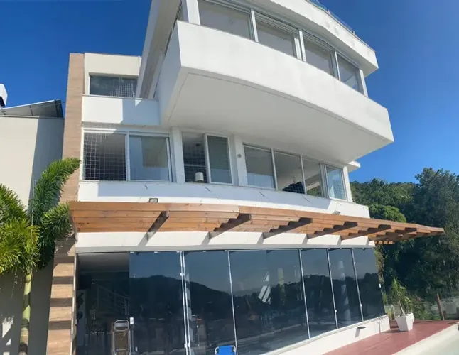 Mansão à venda em Santo Antônio de Lisboa