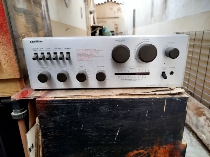 AMPLIFICADOR QUASAR MOD QA 3300