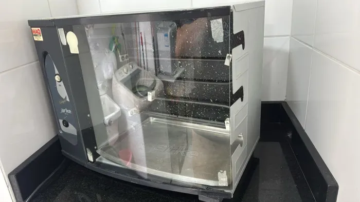 Churrasqueira Elétrica Arke 127V - 3 espetos