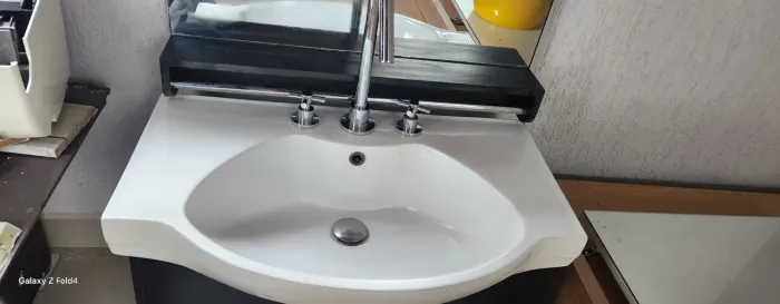 Vendo lavatório completo R$ 800