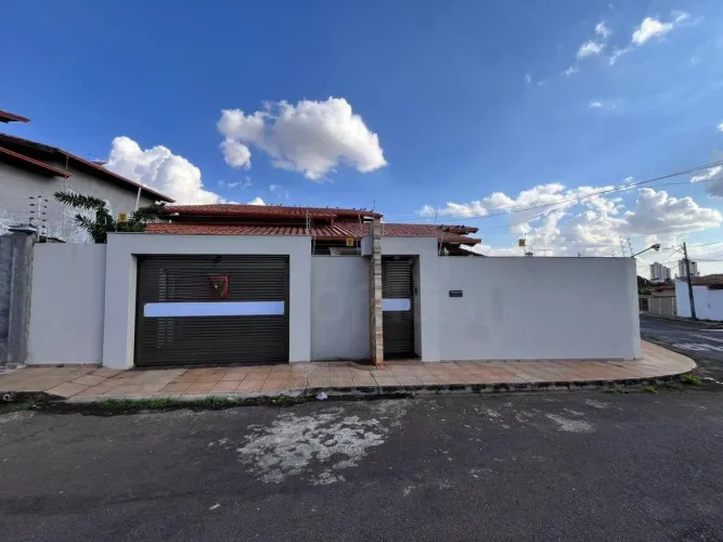 Casa com 3 dormitórios para alugar, 300 m² por R$ 4.500/mês - Alvorada - Anápolis/GO