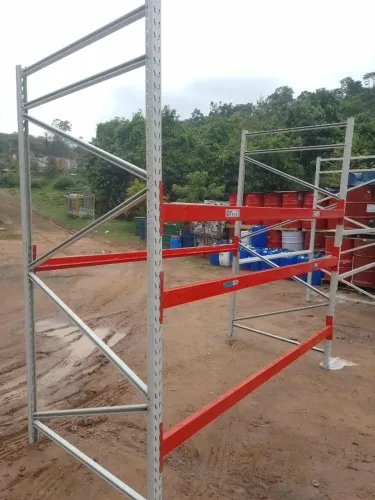 PORTA PALETE/MINI PORTA PALETES - 150 montantes com 2,40m e 700 longarinas. Oportunidade!