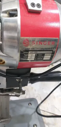Máquina de Corte de Tecido Singer 960C-508B