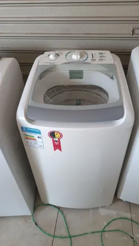 Vendo máquina de lavar roupa Eletrolux 8kg voltagem 220 entrego instalada com garantia 