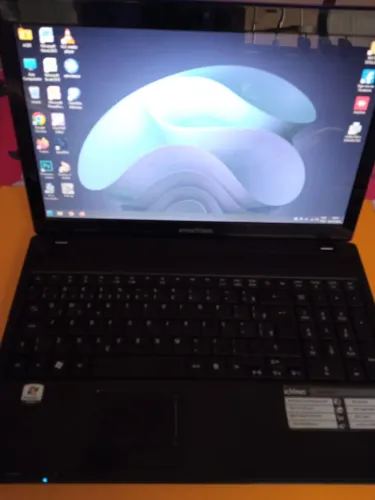 Notebook Emachines E443 Tela de 15,6 AMD 8GB Memória HD 1 Tera