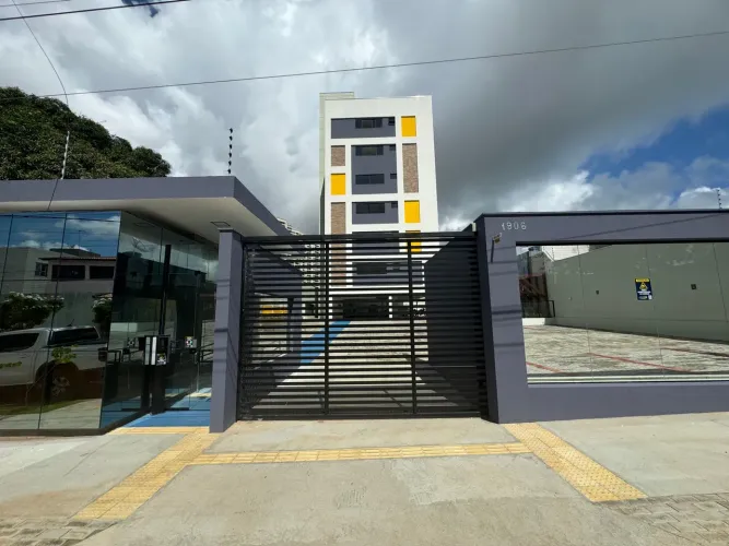 Apartamento no capim macio por trás de shopping