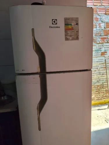 Vende -se geladeira