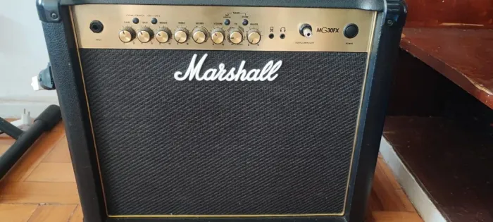 Amplificador Marshall + Footswitch