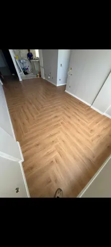 Instalação e revitalização de VINÍLICO. 