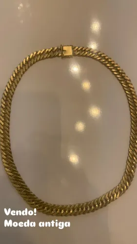 Cordão moeda antiga escamado