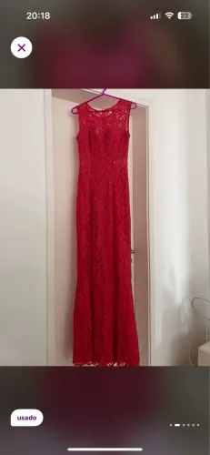 Vestido longo de renda vermelho - elegante e sofisticado