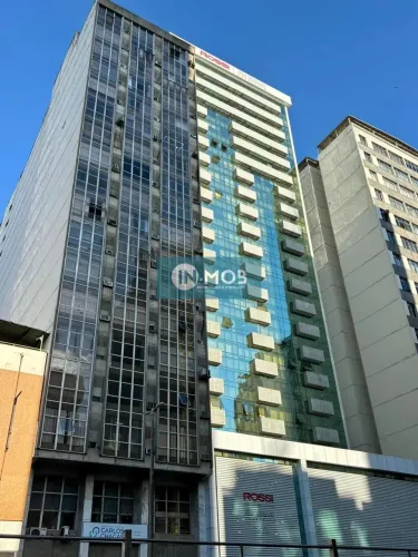 Sala toda mobiliada no Ed. Rossi Rio Branco por R$ 2500,00.