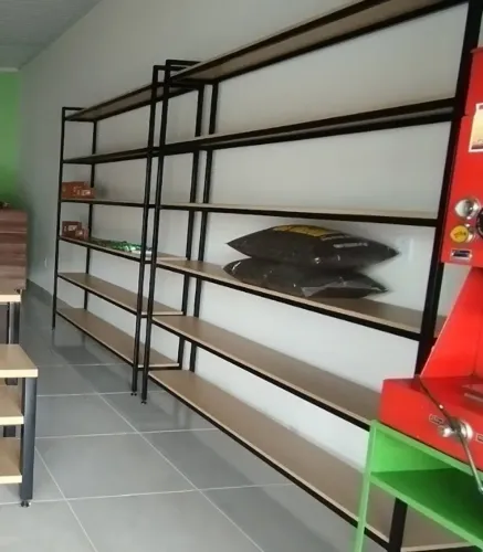 3 Prateleiras com com 6 compartimentos