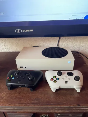 Xbox series S. Duas manetes originais