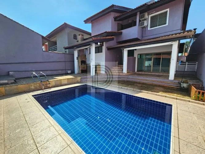 Casa à Venda em Condomínio - 360 m² Semi Isolada, Granja Viana