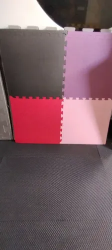 Tatames 50cmx50cm 15mm novos R$22,00 por placa