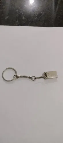 Vendo Pdraive Mini Chaveiro de 4Gbs, Com Dezenas de Músicas Diversas gravadas.