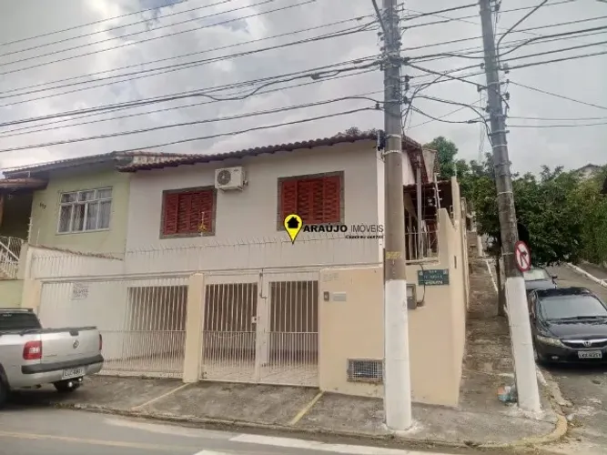 Casa a venda no Centro de Resende RJ.