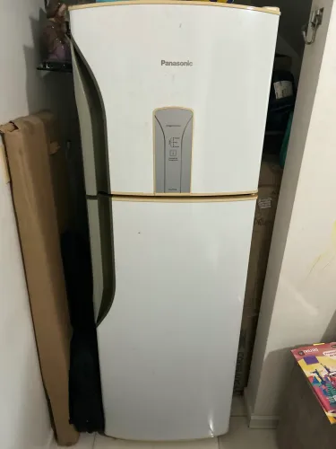 Geladeira Panasonic para concerto ou retirada de peças 