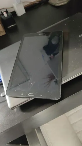 Samsung tablet E