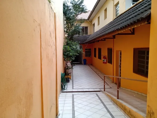 Conjunto de 6 Salas, 3 banheiros e 70m2 de galpão para alugar no Alto da Mooca, Zona Leste