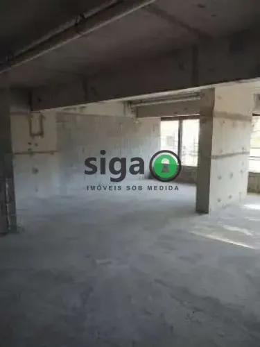Loja (fachada ativa) para Locação no contrapiso em Pinheiros com 185m²