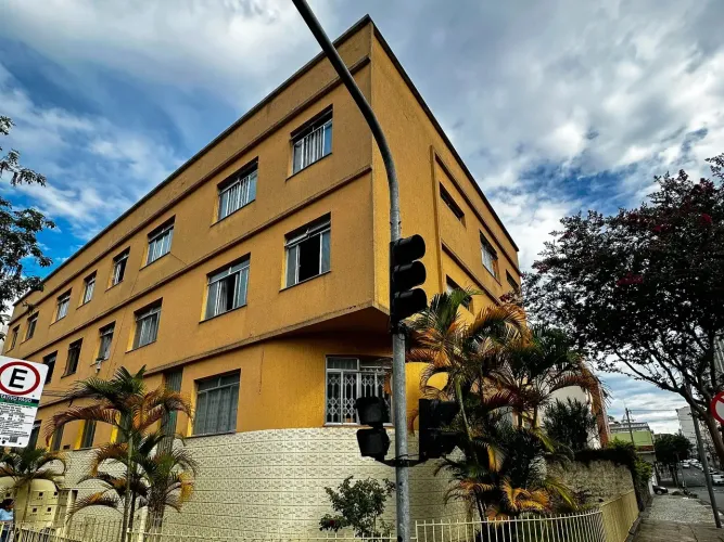 Apartamento de 02 quartos na Rua Pasteur