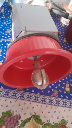 Máquina de ralar cocô 