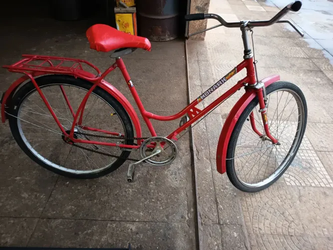 Bicicleta antiga não sei realmente o ano mais e entre 1960 a 1970