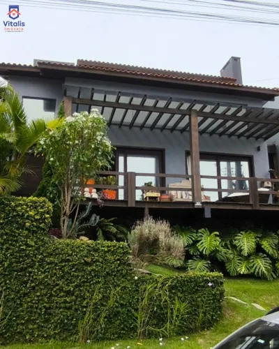 Casa no bairro Panorâmico com vista para o mar, Garopaba-SC.
