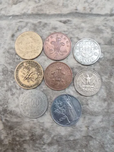 Moedas antigas - Coleção de 8 moedas