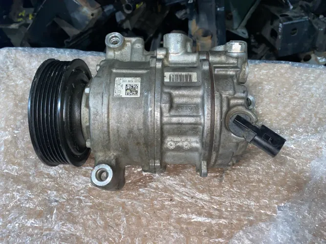 Compressor de Ar Condicionado Audi A4 A5 Q5 Q3 8T0260805E