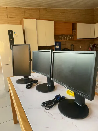 Monitor 20P, por R$250,00 cada