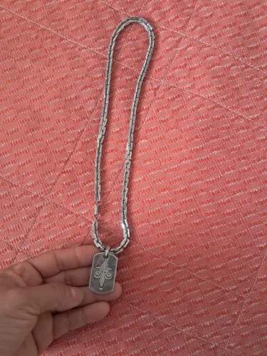 Cordão masculino