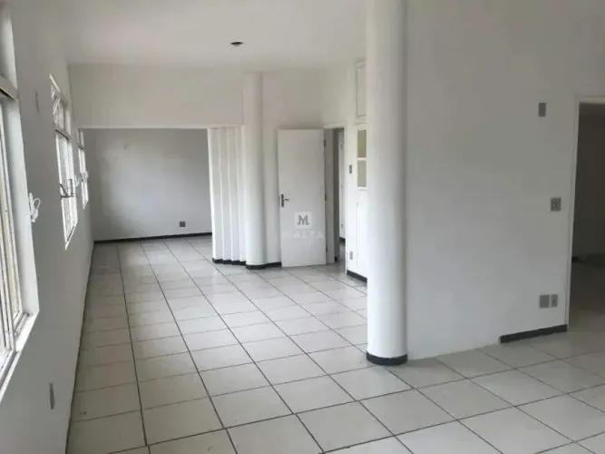 Casa comercial para alugar no Santa Efigênia