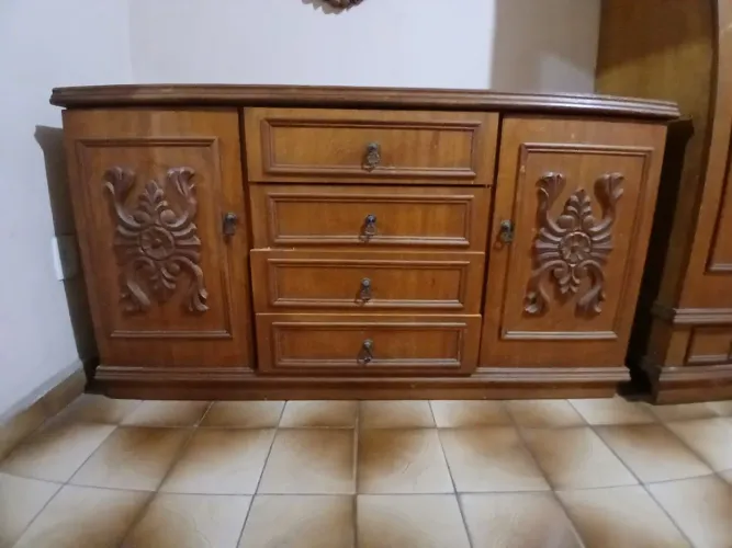 CÔMODA MADEIRA MACIÇA 4 GAVETAS/2 PORTAS. *Entrega Grátis*