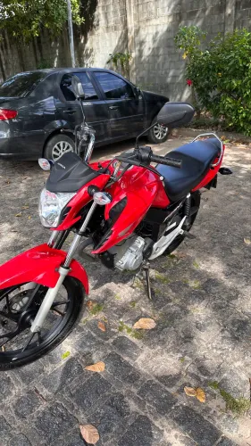 Vende-se Fan 2023 Vermelha
