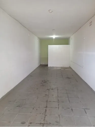 Vendo prédio com casa e dois pontos comerciais