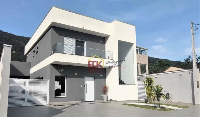 Sobrado com 3 dormitórios à venda, 230 m² por R$ 2.490.000 - Mar Verde II - Caraguatatuba/