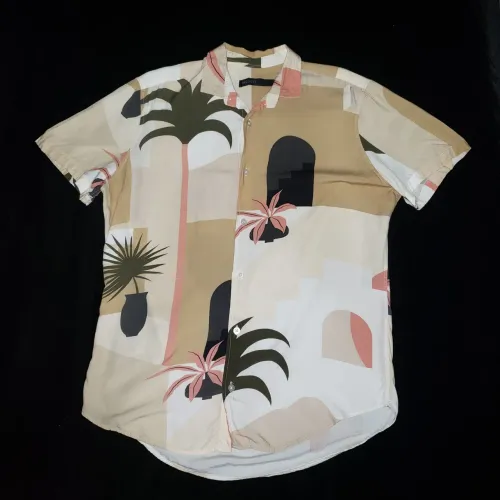 Camisa Request Bege Abstrata