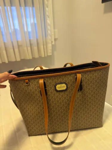Bolsa Victor Hugo impecável
