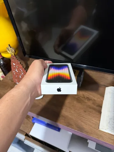 iPhone SE 3rd Gen - 128GB - Lacrado