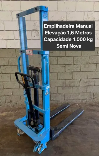 Empilhadeira Manual