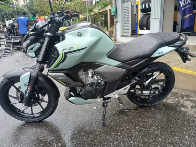 ALEXANDRE - Yamaha Fazer Fz15 150 Connected Flex 2026
